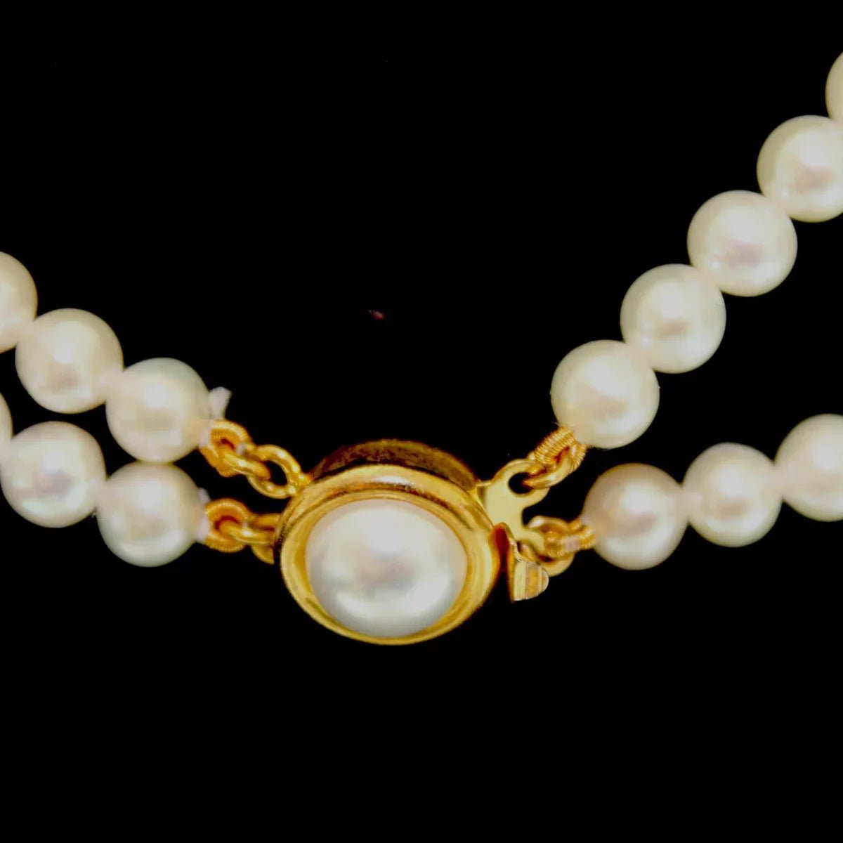 How to Choose and Care for the Perfect Pearl Necklace - Ammpoure Wellbeing