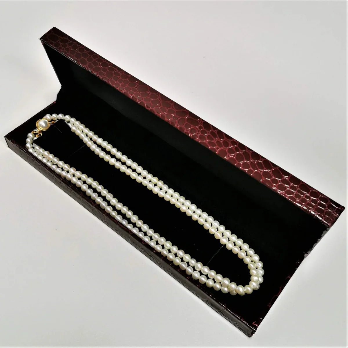 How to Style Your Pearl Necklace for Every Season - Ammpoure Wellbeing