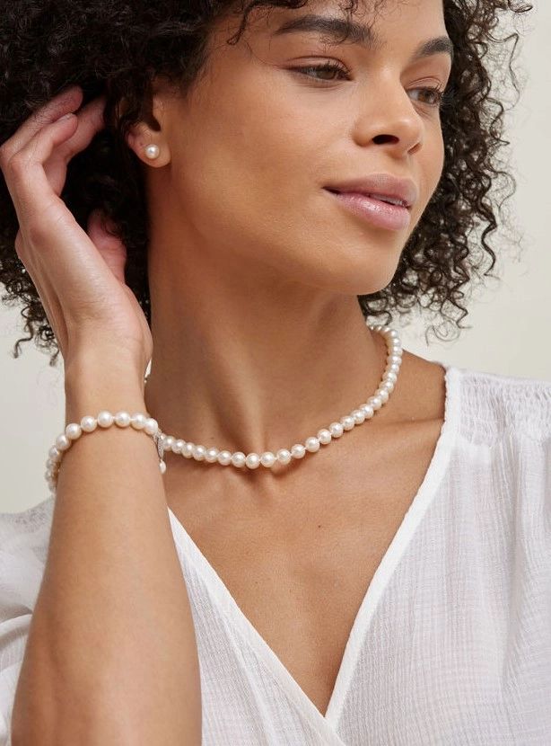 Minimalist Luxury: Why a Single Strand Real Pearl Necklace Is the Ultimate Everyday Essential. - Ammpoure Wellbeing