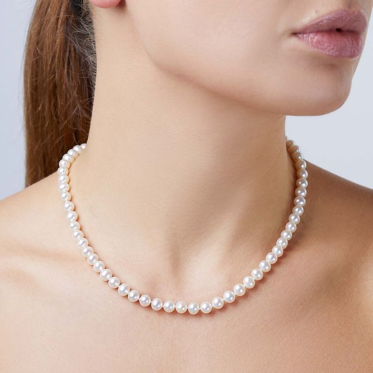Real Pearl Necklaces – The Story, Symbolism, and Style of a Classic Treasure - Ammpoure Wellbeing